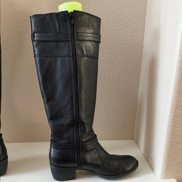 Nurture by Lamaze Black Over the Knee Boots - Picture 6 of 13
